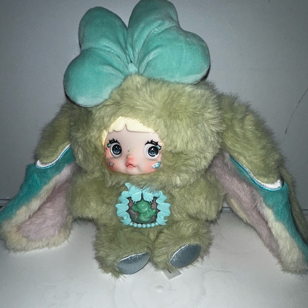 Nommi plush pendant "Nepenthe"
